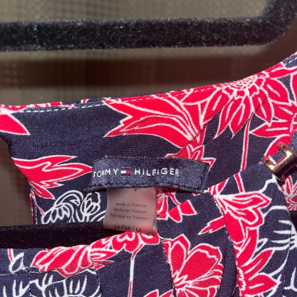 Tommy Hilfiger Sleeveless Top w/ Cutout Details SZ M - Picture 4 of 4